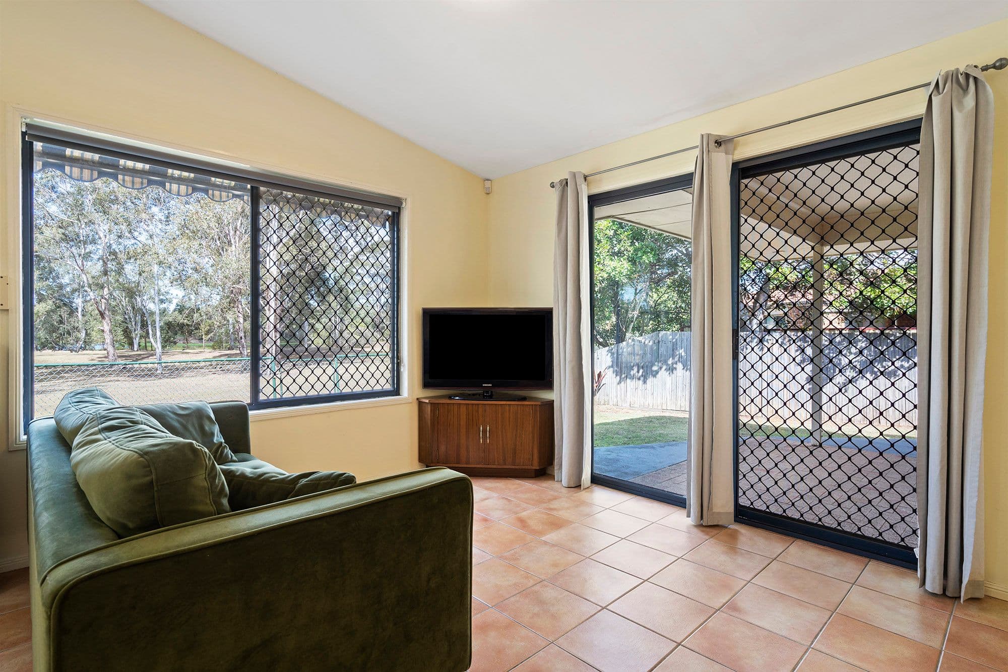 17 Fairway Drive, Meadowbrook QLD 4131, Meadowbrook - Thumbnail 6