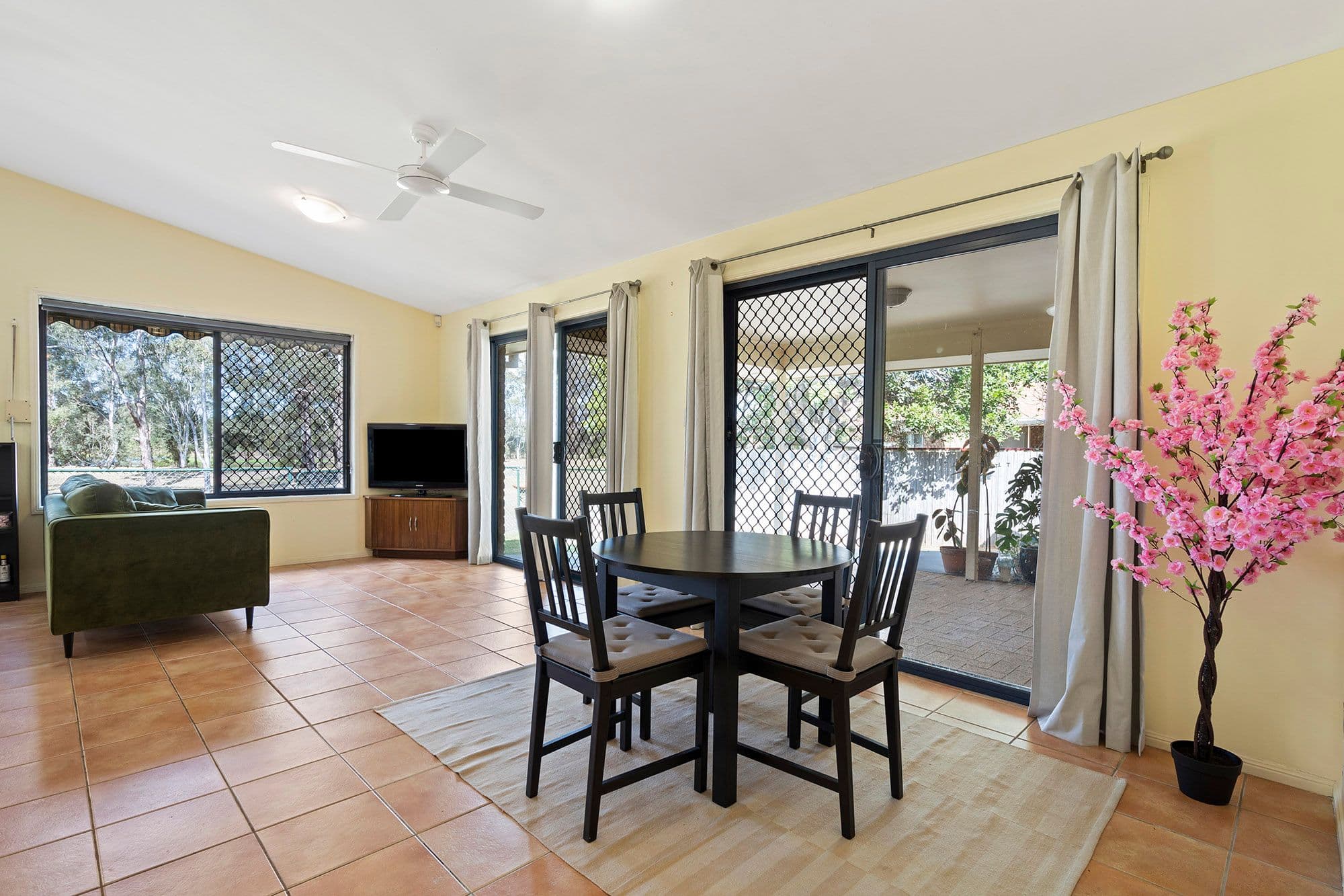 17 Fairway Drive, Meadowbrook QLD 4131, Meadowbrook - Thumbnail 7