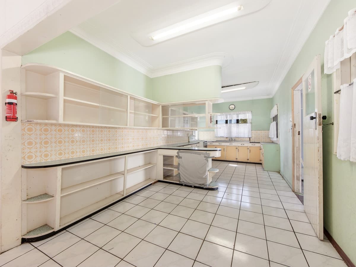 9 Brisbane Road, Newtown QLD 4305, Newtown - Thumbnail 4