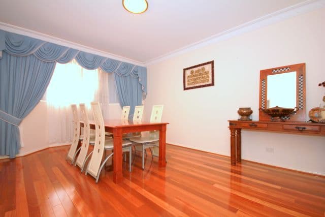 10 Keswick Street, GEORGES HALL NSW 2198, Georges Hall - Thumbnail 3
