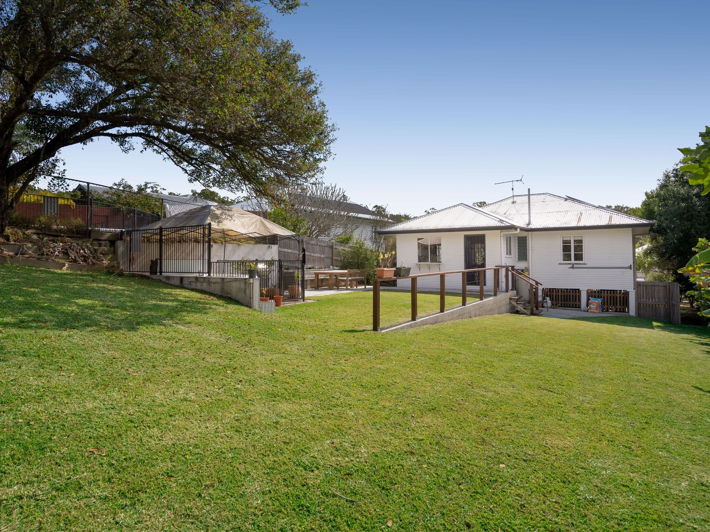 81 Diamond Street, Holland Park QLD 4121, Holland Park - Thumbnail 2