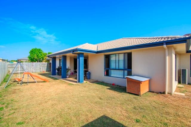 34 Reeders Street, SANDSTONE POINT QLD 4511, Sandstone Point - Thumbnail 2