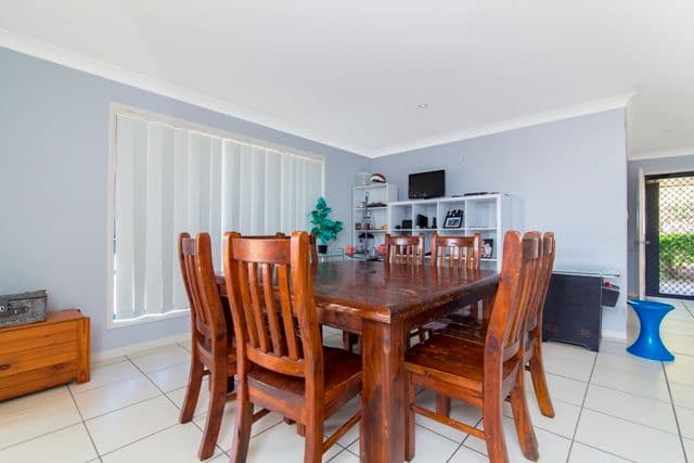 34 Reeders Street, SANDSTONE POINT QLD 4511, Sandstone Point - Thumbnail 6