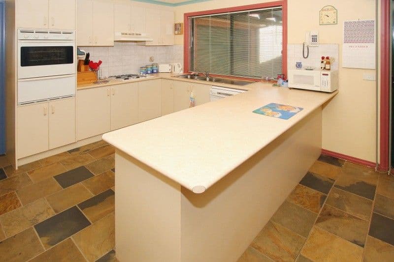 10A Manchester Drive, SYDENHAM VIC 3037, Sydenham - Thumbnail 2