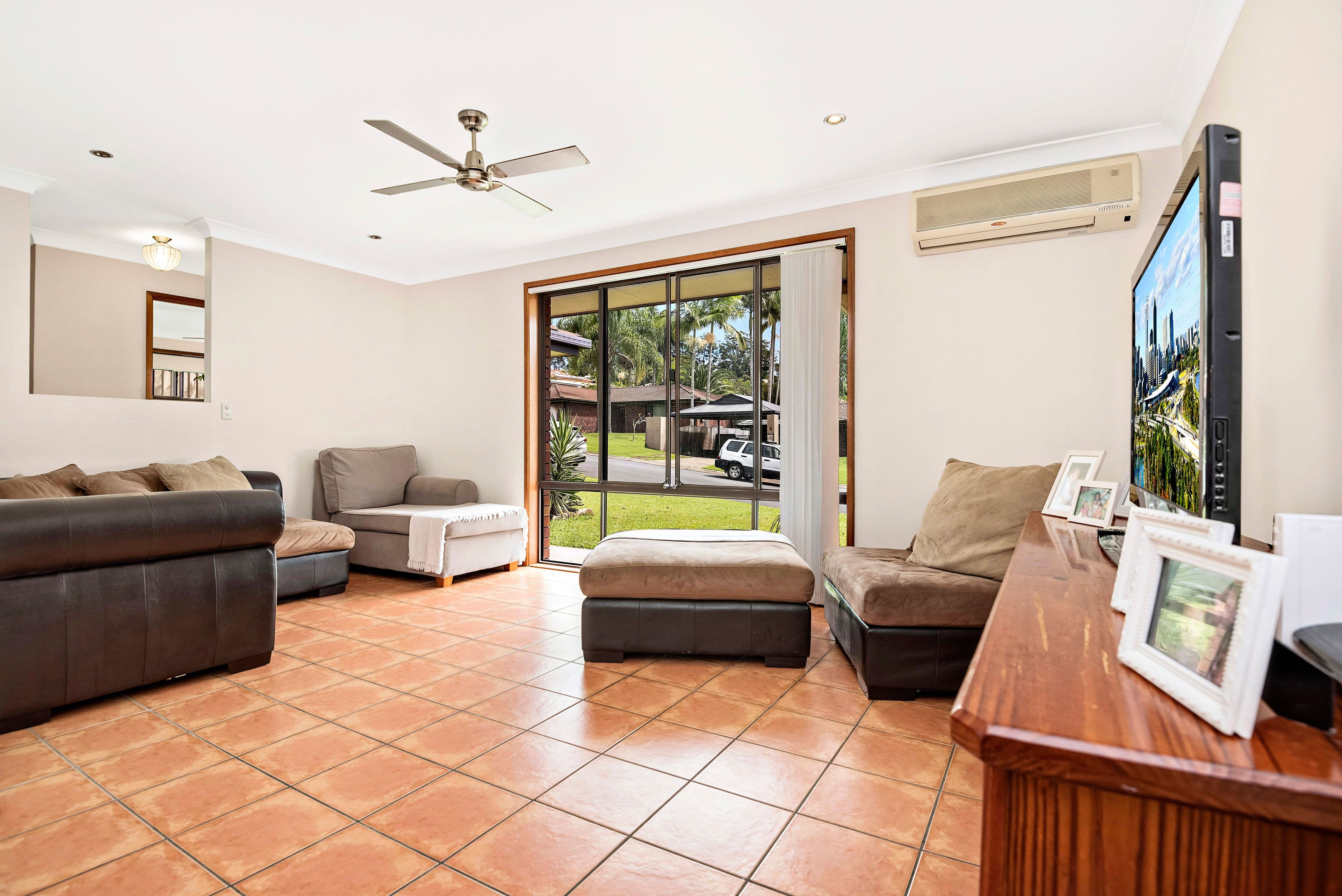 6 Sawtell Drive, Currumbin Waters QLD 4223, Currumbin Waters - Thumbnail 4