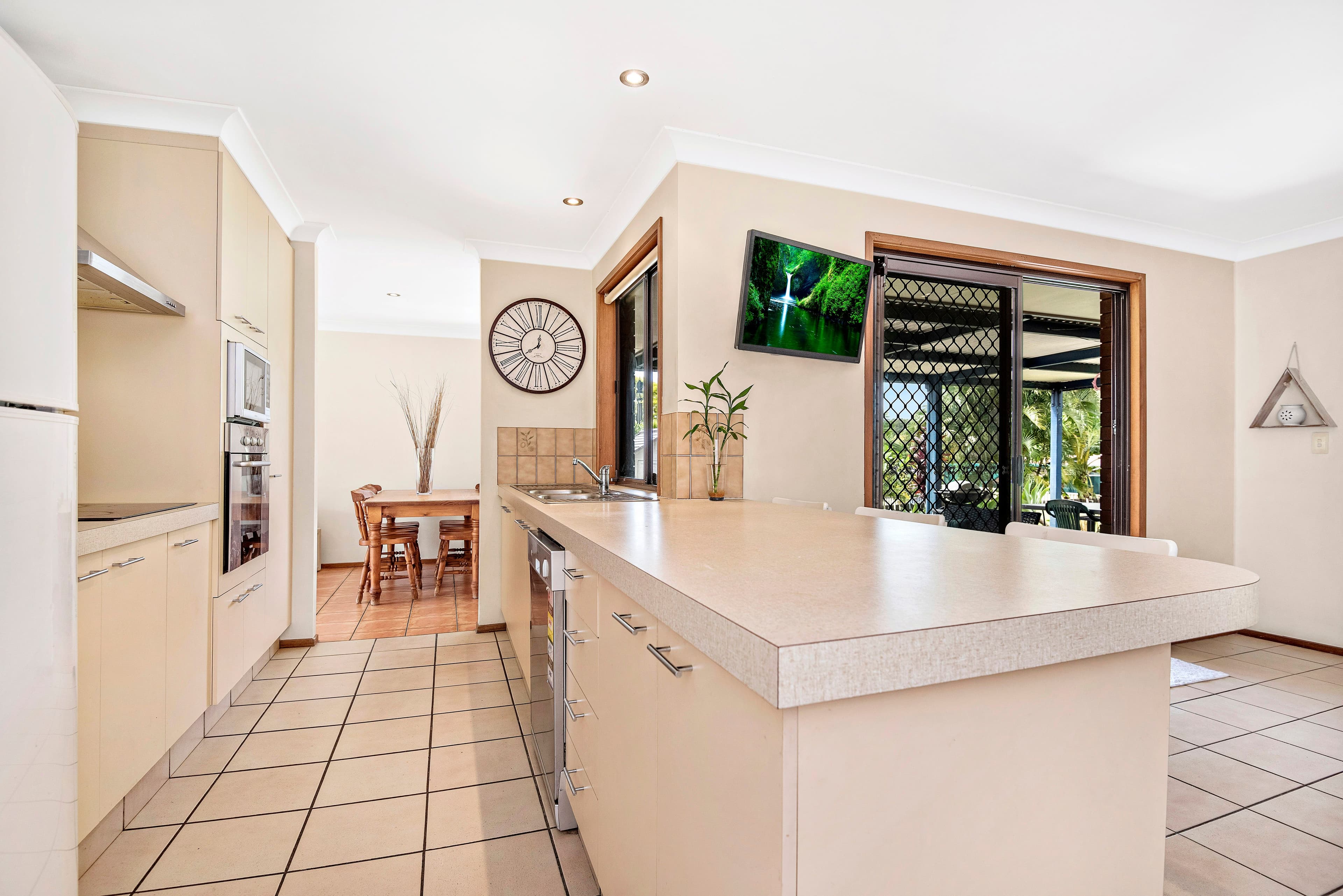6 Sawtell Drive, Currumbin Waters QLD 4223, Currumbin Waters - Thumbnail 5