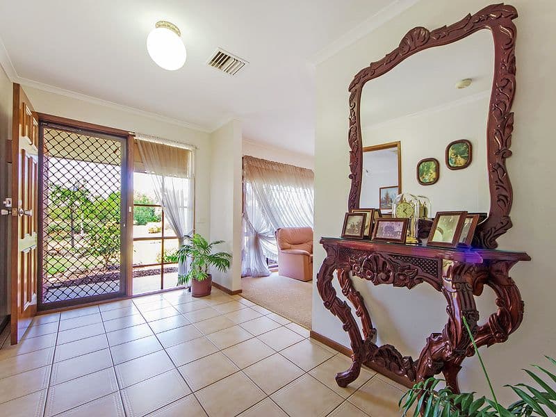6 Elmes Court, HOPPERS CROSSING VIC 3029, Hoppers Crossing - Thumbnail 4