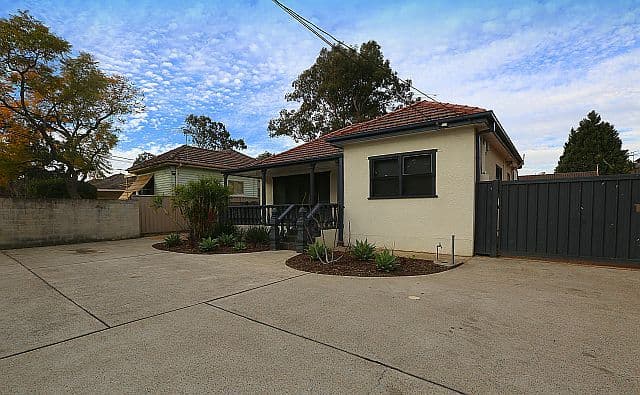 251 Henry Lawson Drive, GEORGES HALL NSW 2198, Georges Hall - Thumbnail 2