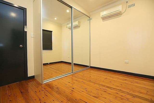 251 Henry Lawson Drive, GEORGES HALL NSW 2198, Georges Hall - Thumbnail 6