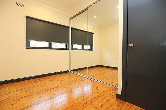 251 Henry Lawson Drive, GEORGES HALL NSW 2198, Georges Hall - Thumbnail 7