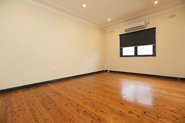 251 Henry Lawson Drive, GEORGES HALL NSW 2198, Georges Hall - Thumbnail 8