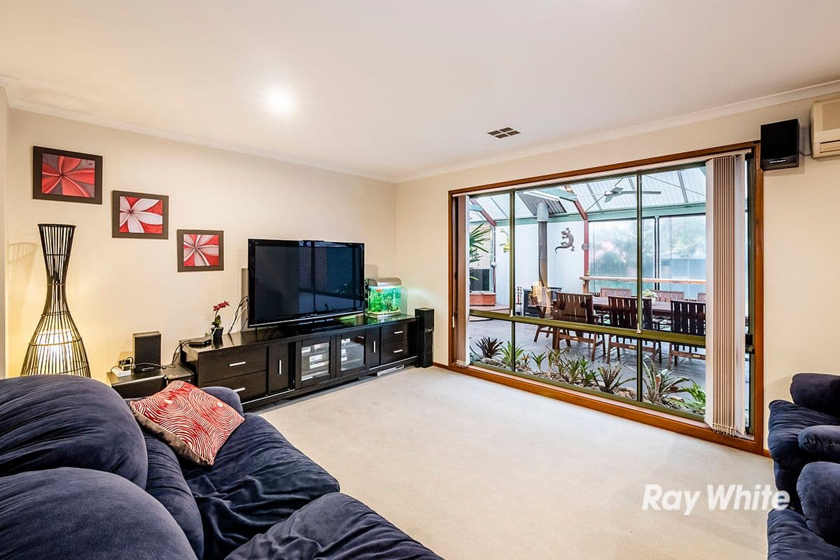 8 Ivy Court, Cranbourne North VIC 3977, Cranbourne North - Thumbnail 4