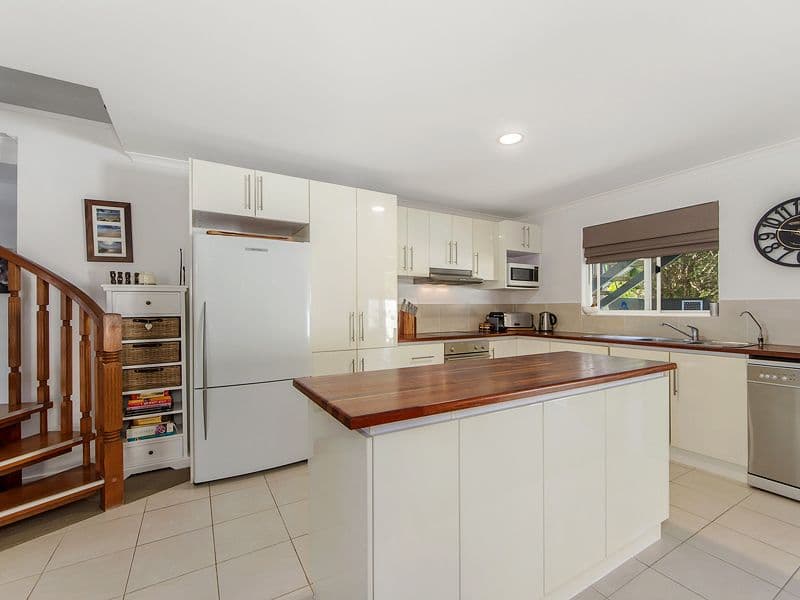 119 Kindra Avenue, Southport QLD 4215, Southport - Thumbnail 5