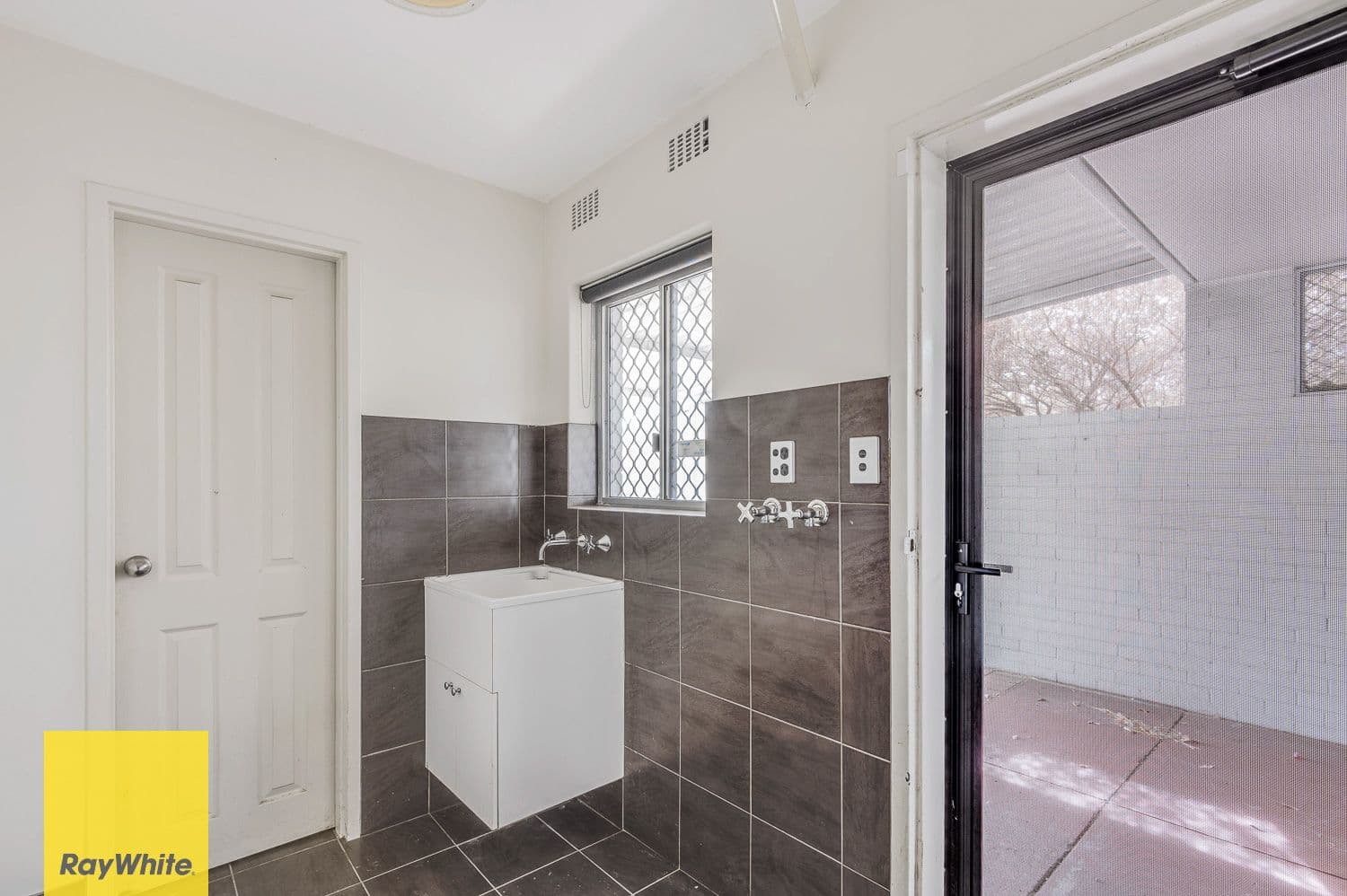 35 Burbridge Avenue, Koondoola WA 6064, Koondoola - Thumbnail 7