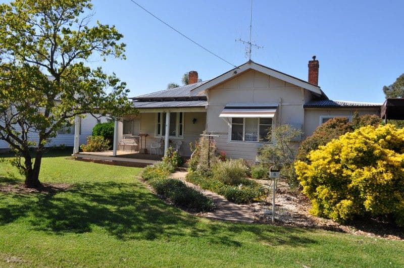 6 Grevillea Avenue, EUGOWRA NSW 2806, Eugowra - Image 1