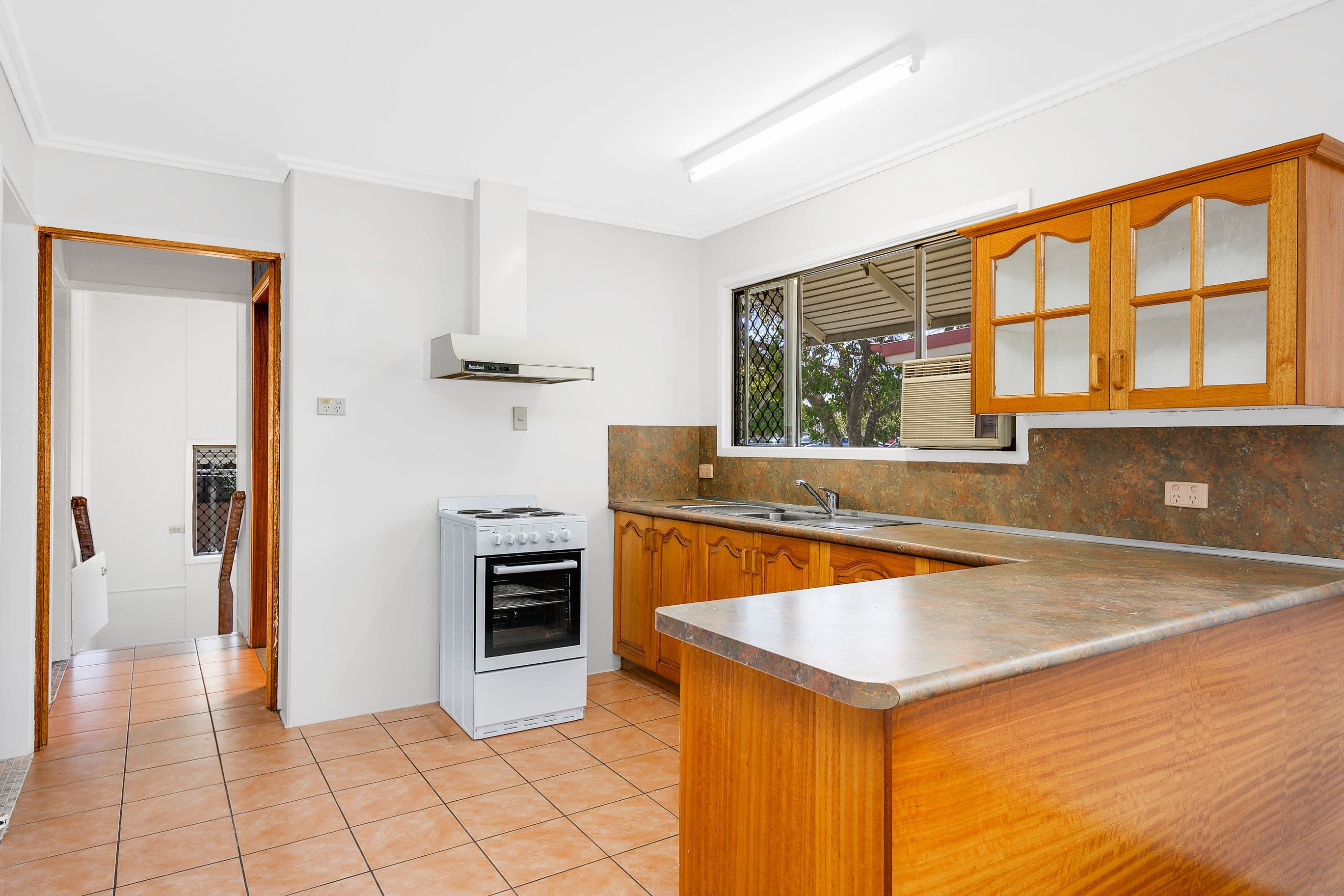 38 Anzac Avenue, Redcliffe QLD 4020, Redcliffe - Thumbnail 3