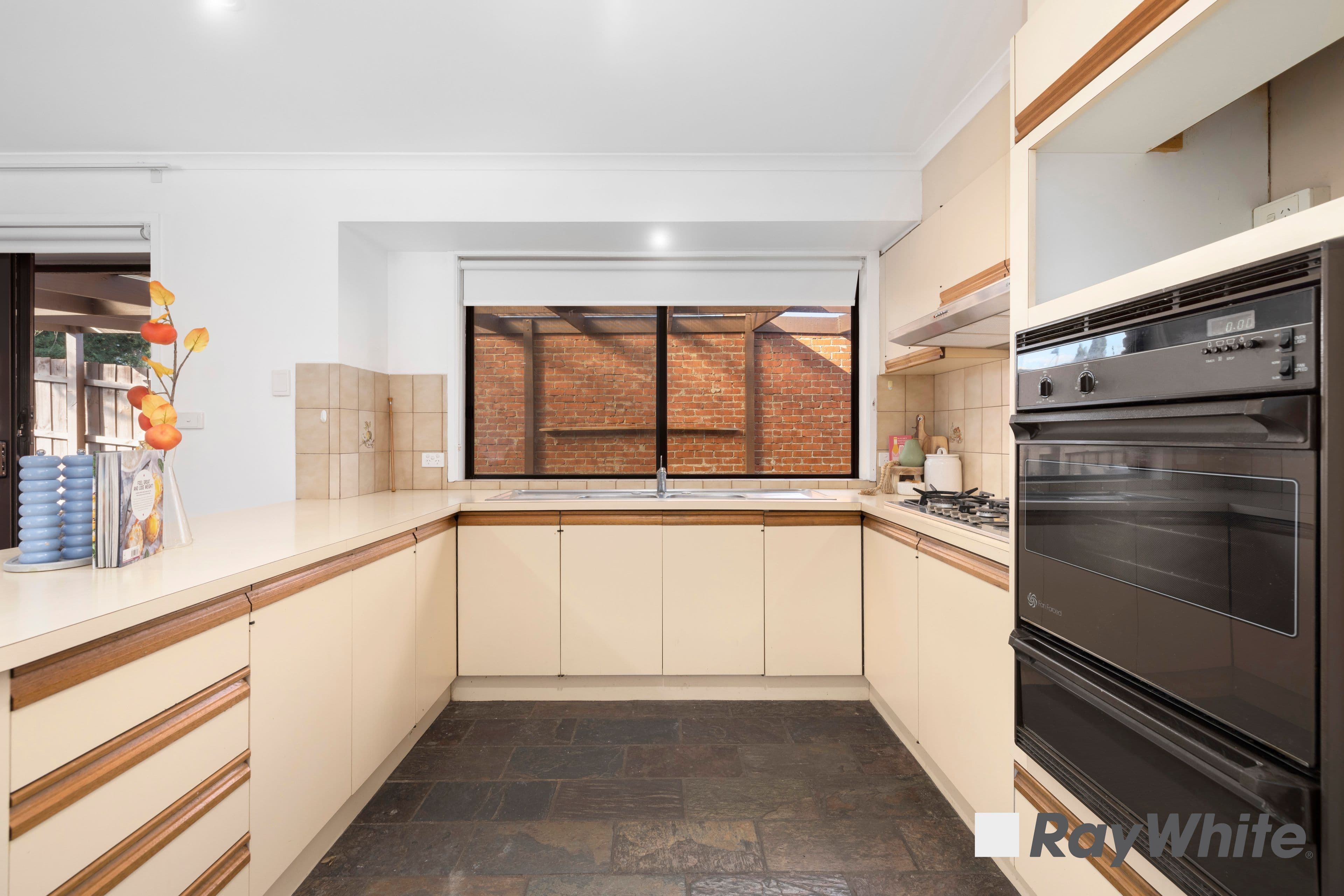 60 Fleetwood Drive, Narre Warren VIC 3805, Narre Warren - Thumbnail 6
