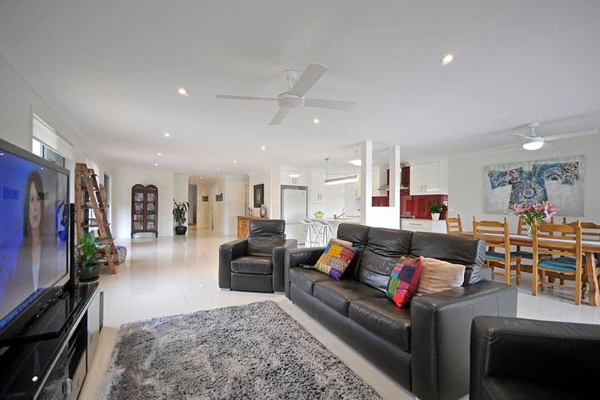 3 Mackerel Court, PALM BEACH QLD 4221, Palm Beach - Thumbnail 6