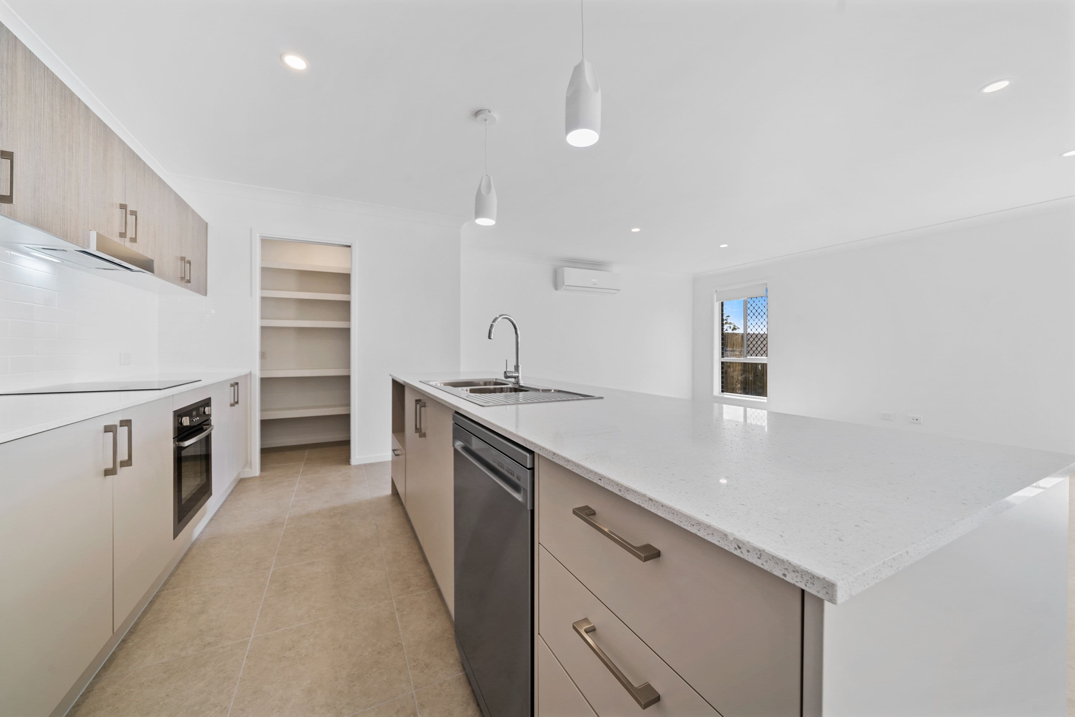 8 Vivienne Way, Marsden QLD 4132, Marsden - Thumbnail 2