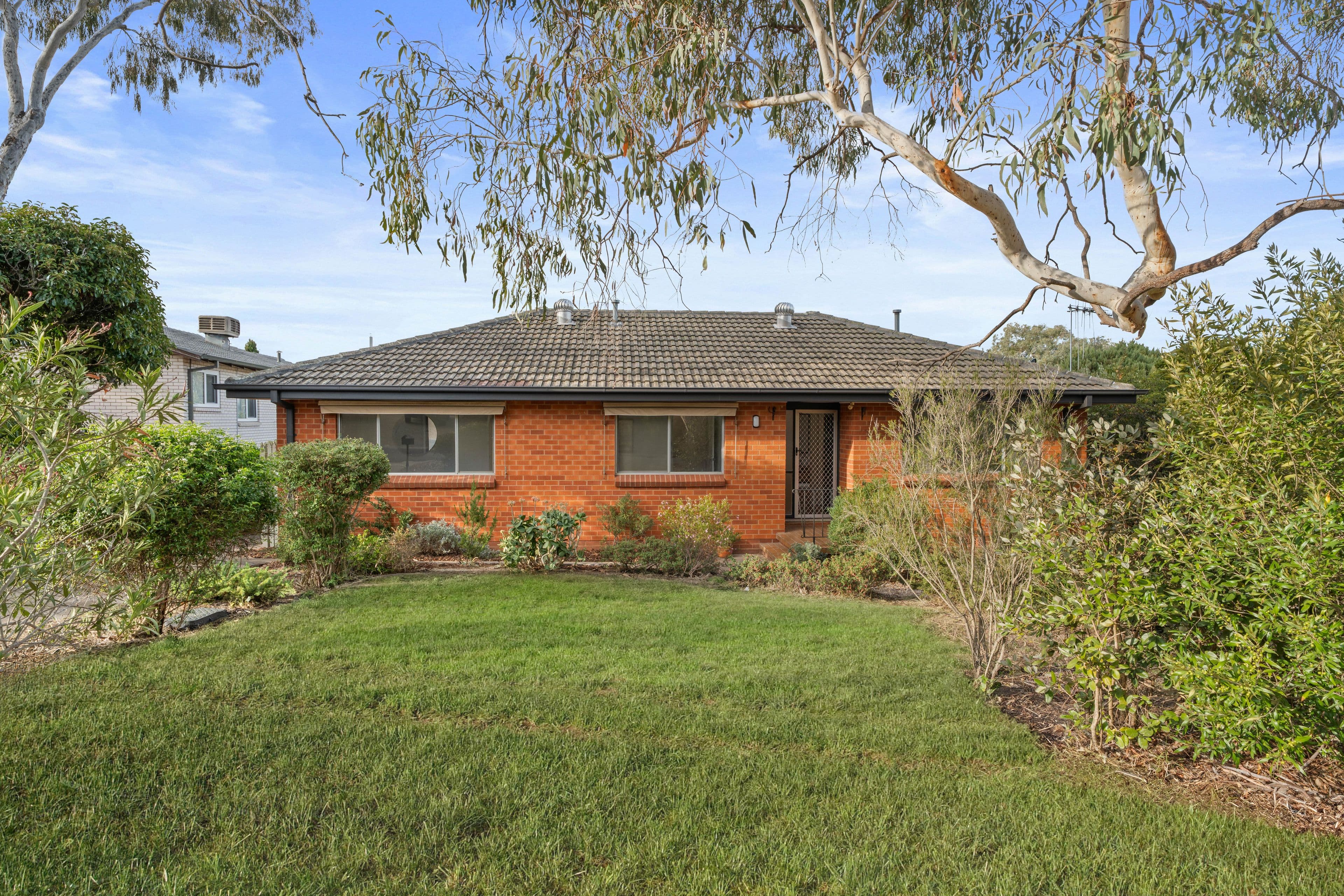 6 Castlereagh Crescent, Macquarie ACT 2614, Macquarie - Thumbnail 2