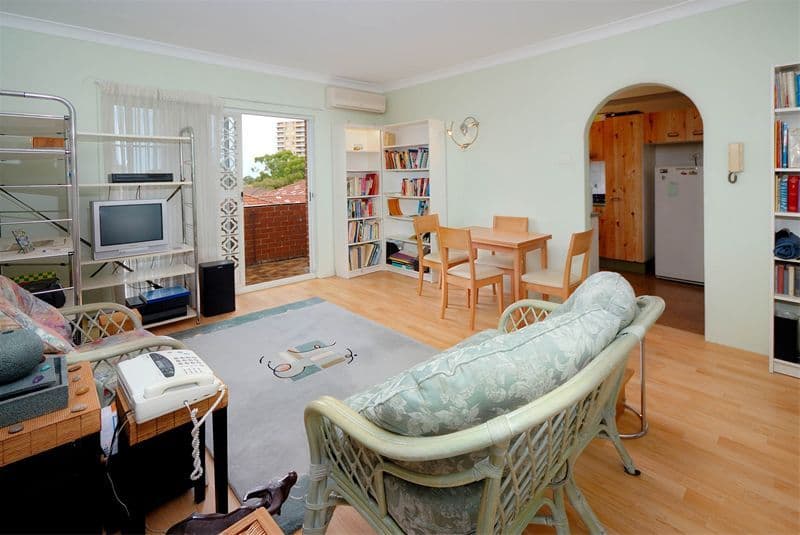 1/110 Bower Street, Manly - Thumbnail 2
