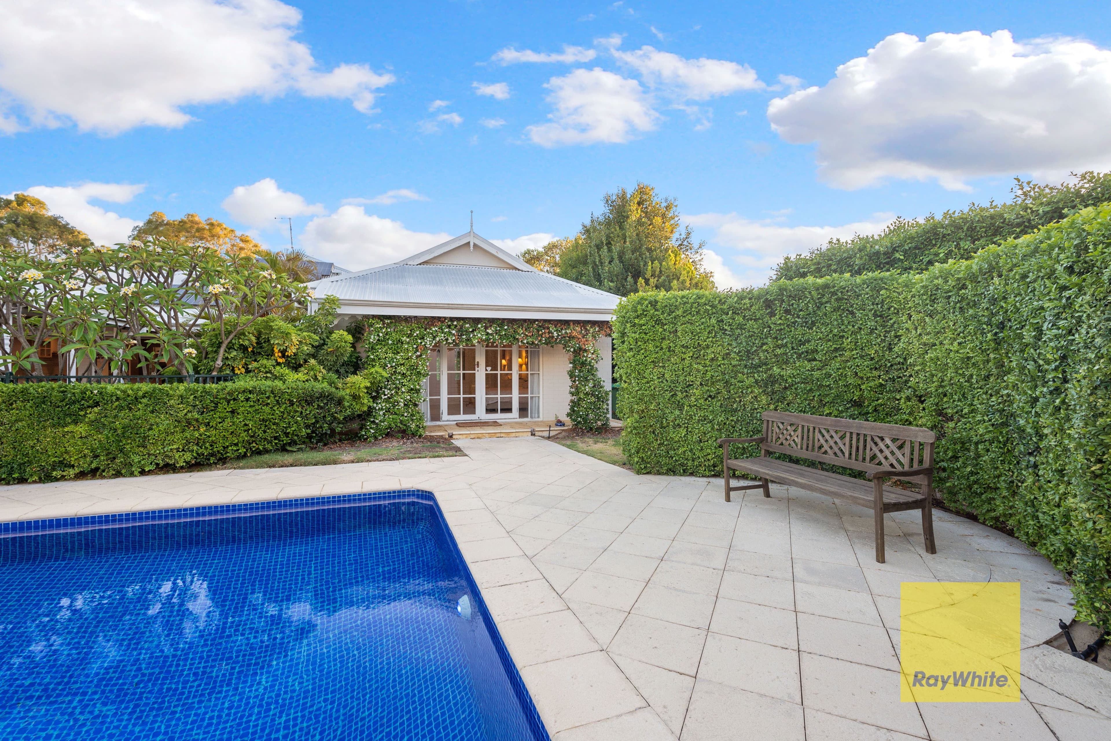 100 Circe Circle, Dalkeith WA 6009, Dalkeith - Thumbnail 2