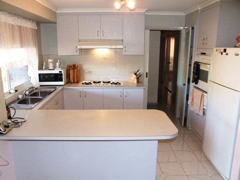 45 Halletts Way, Bacchus Marsh - Thumbnail 4
