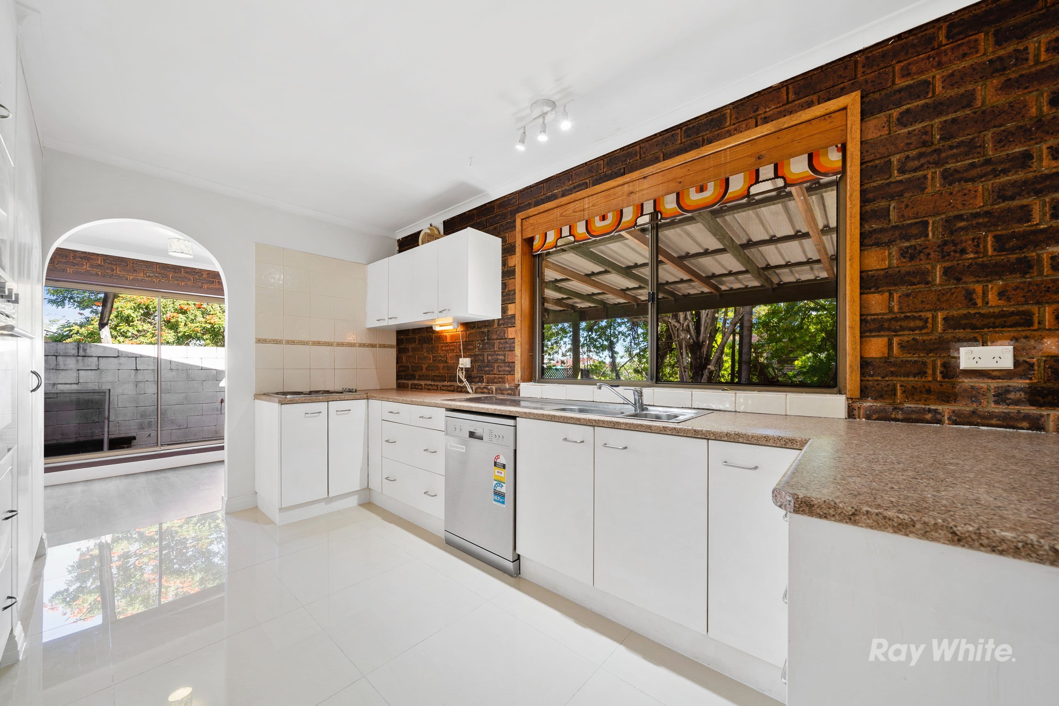 10 Ursula Court, Springwood QLD 4127, Springwood - Thumbnail 3