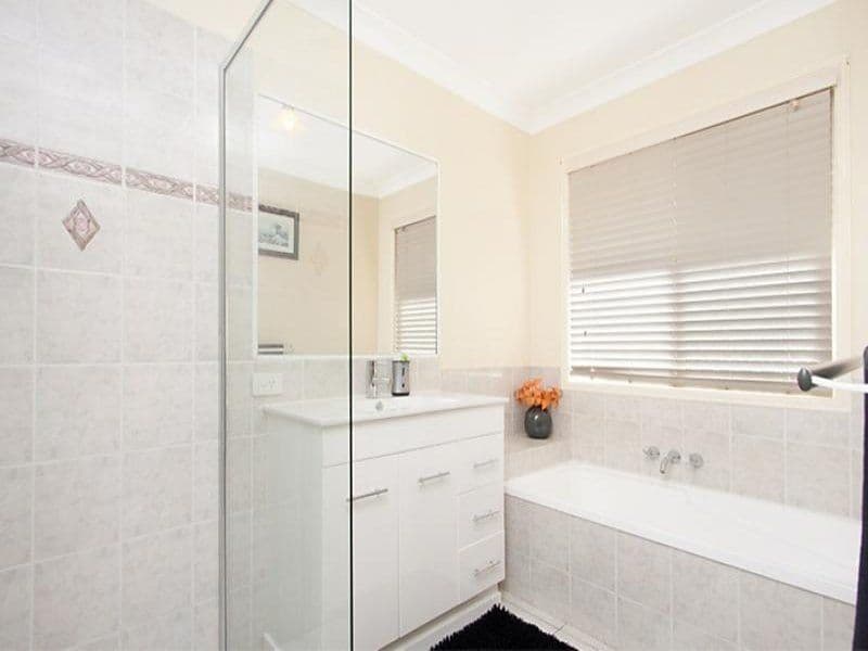 18 Rosswood Court, HELENSVALE QLD 4212, Helensvale - Thumbnail 8