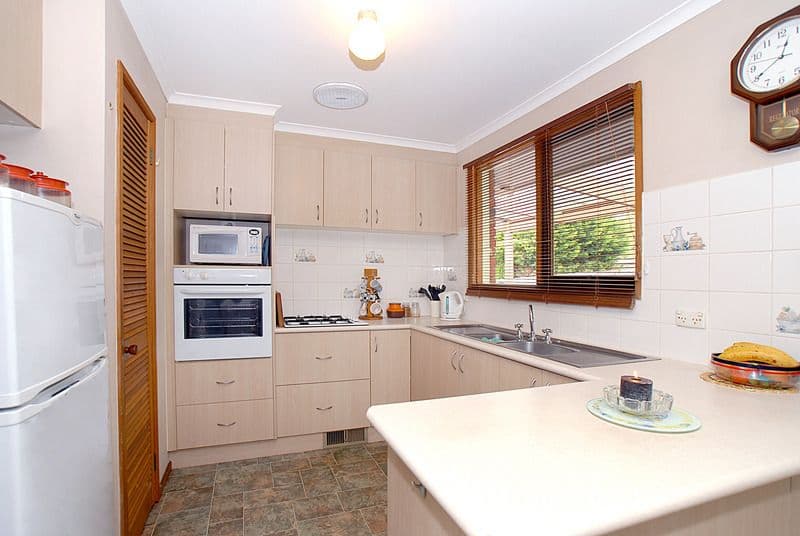 64  Francis Crescent, FERNTREE GULLY VIC 3156, Ferntree Gully - Thumbnail 3