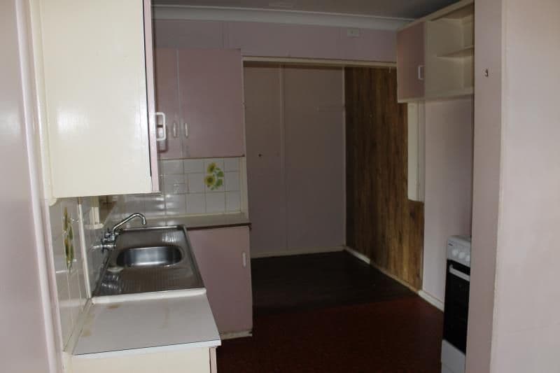 27 Cooinda Crescent, DUBBO NSW 2830, Dubbo - Thumbnail 2