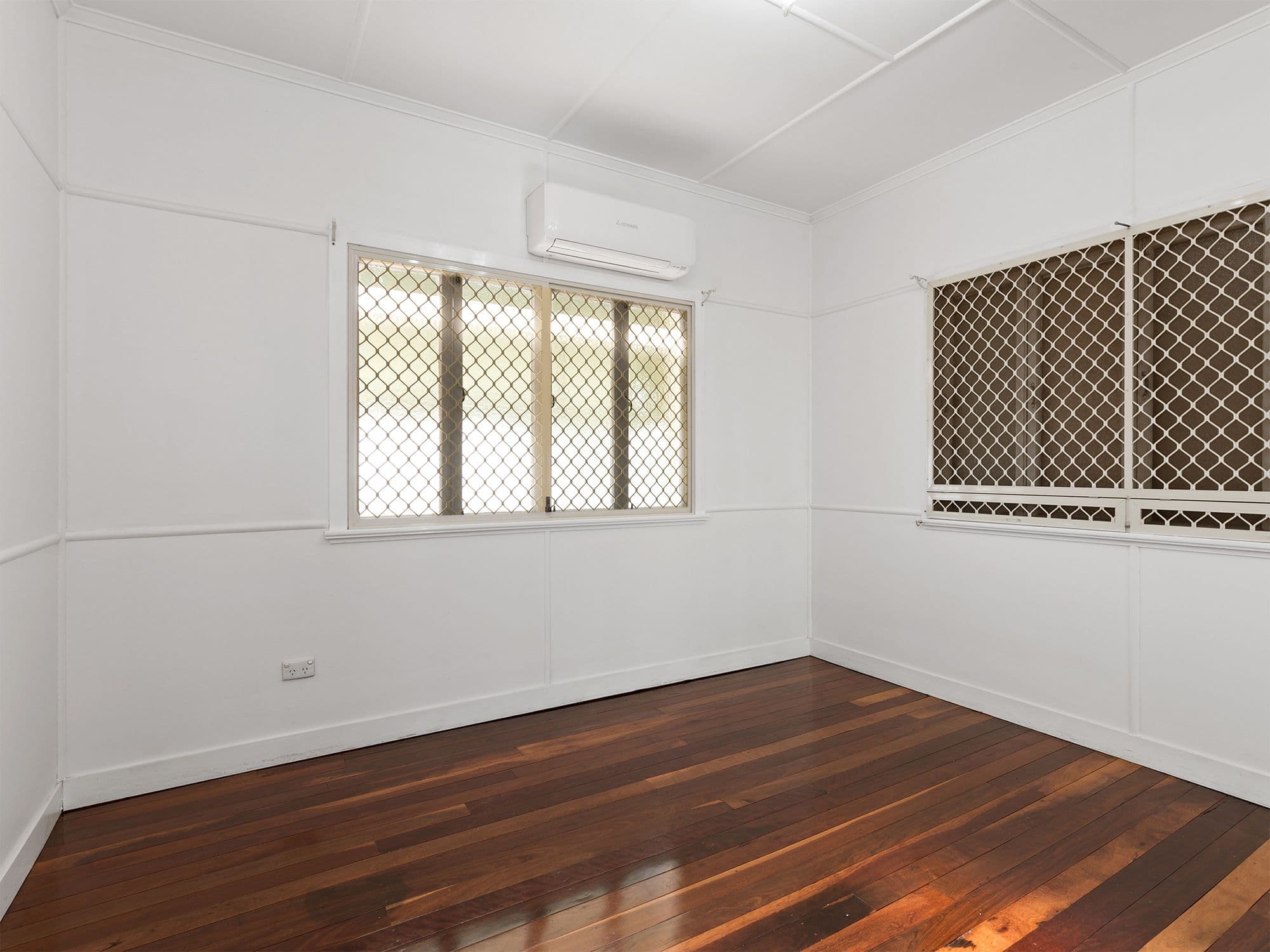 10 McMahon Street, Bundamba QLD 4304, Bundamba - Thumbnail 8