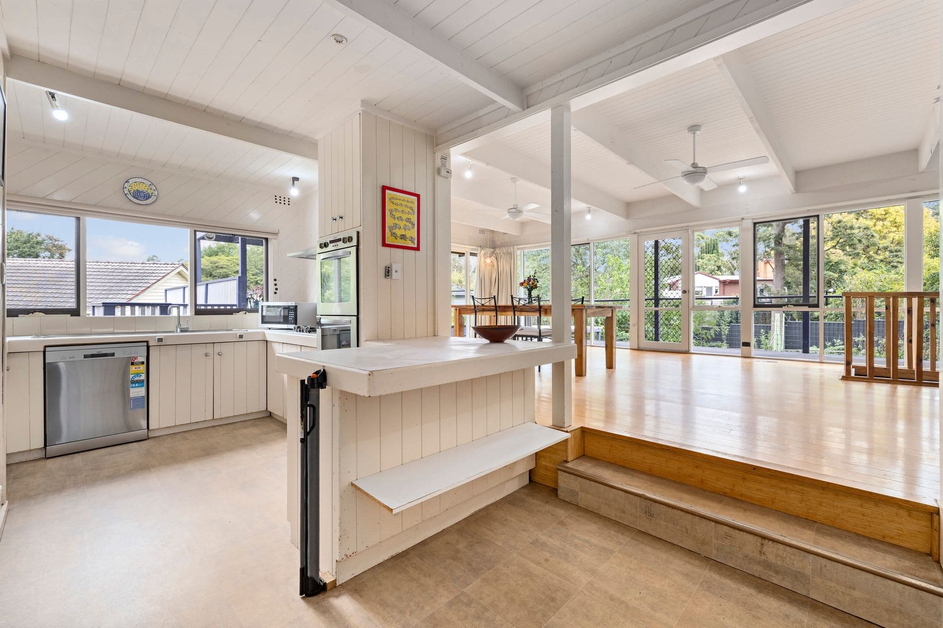 2 Hilsea Court, Mount Waverley VIC 3149, Mount Waverley - Thumbnail 3