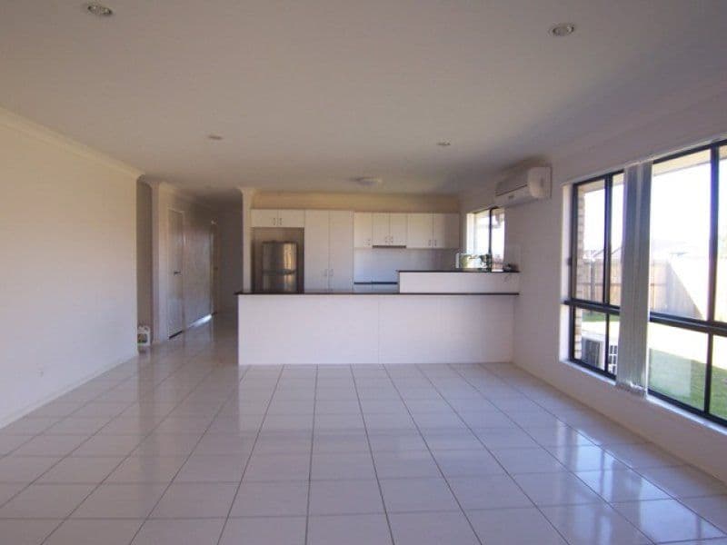 29 Varley Street, LOWOOD QLD 4311, Lowood - Thumbnail 3