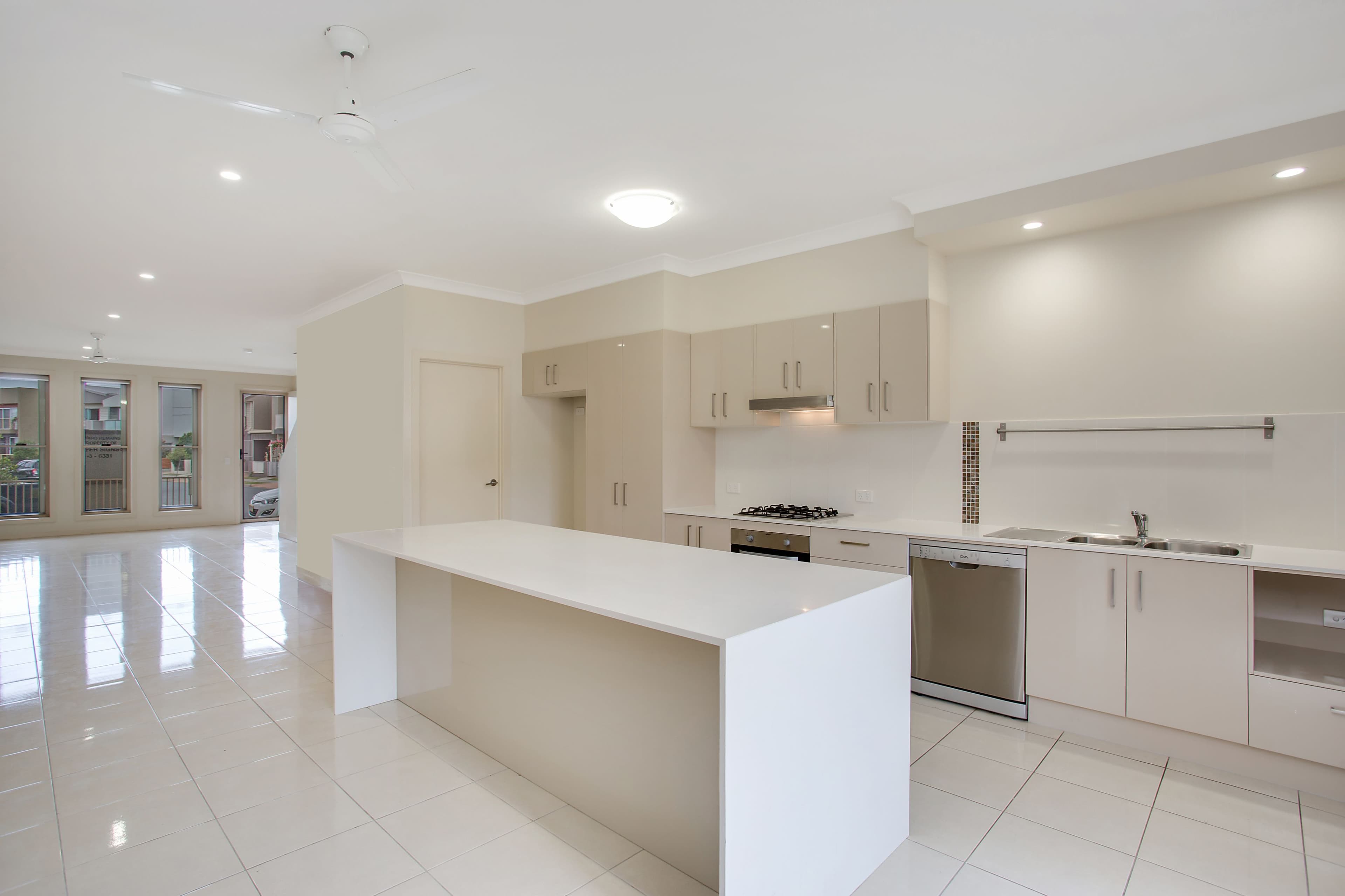 43 South Bay Drive, Varsity Lakes QLD 4227, Varsity Lakes - Thumbnail 4