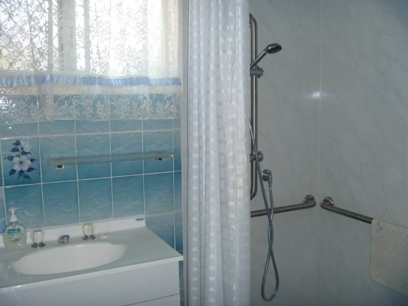 10 Campbell Street, CLINTON QLD 4680, Clinton - Thumbnail 3