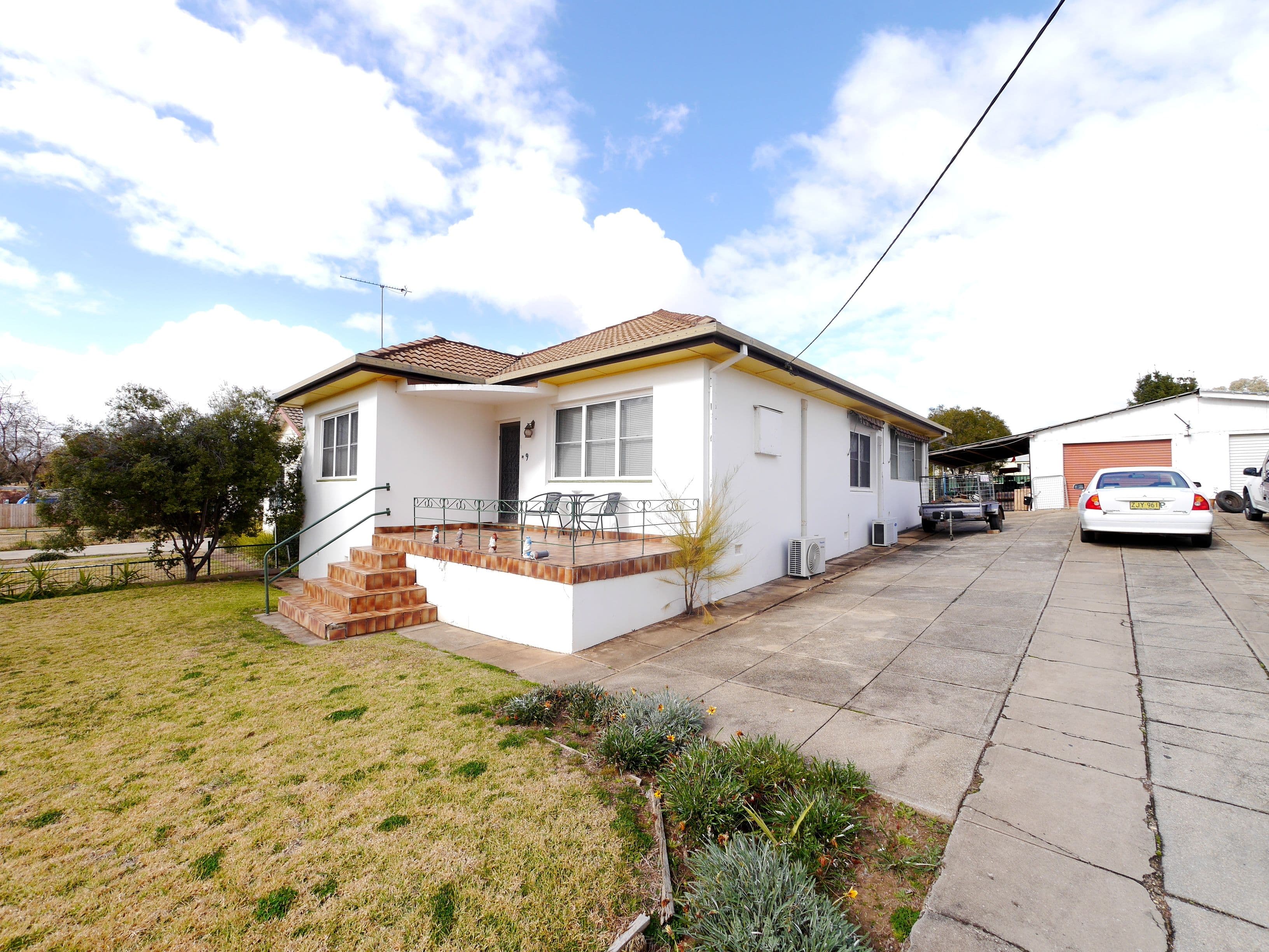 9 Dungaleer Street, Cowra - Image 1