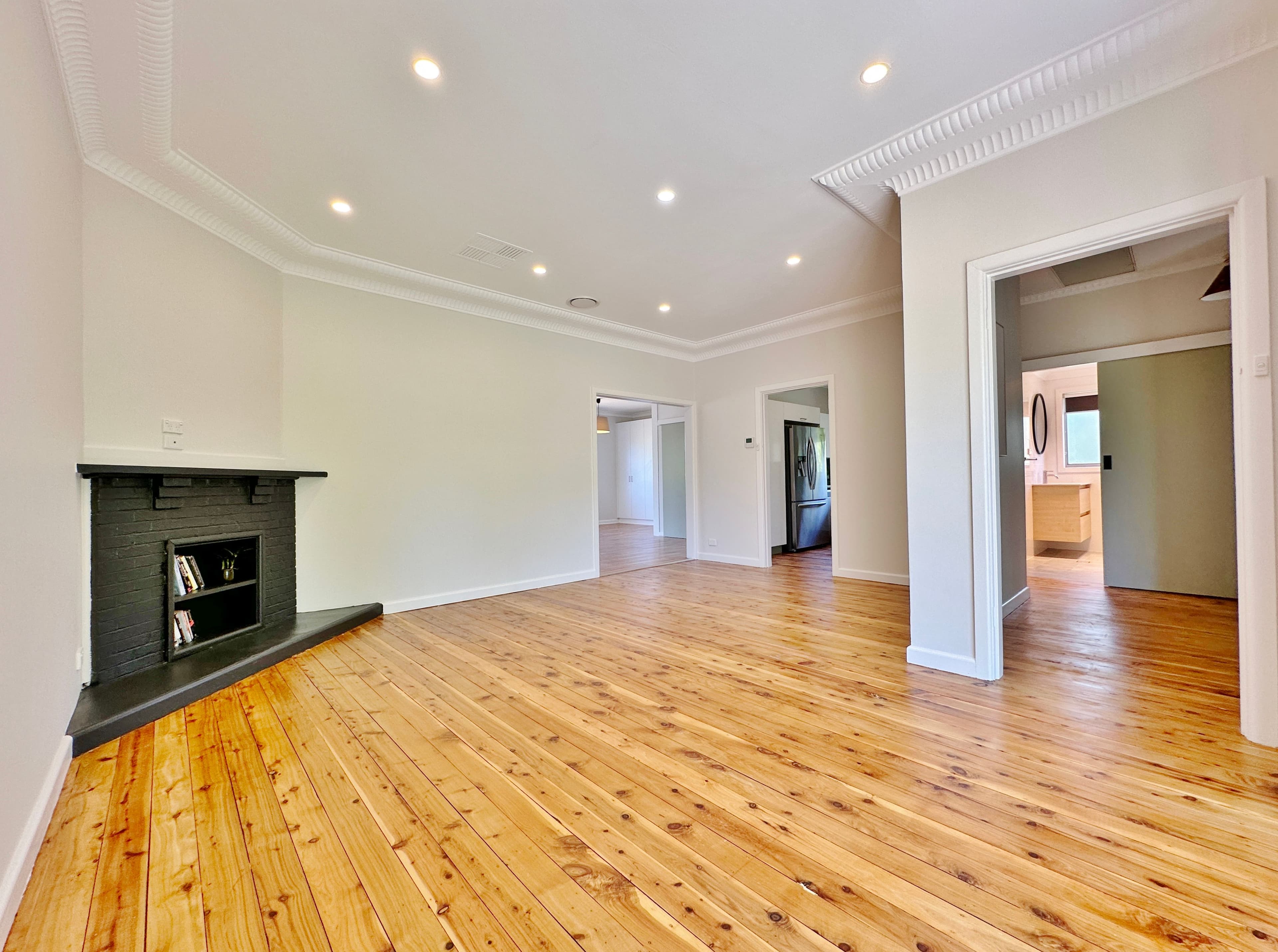 28 Brock Street, Young NSW 2594, Young - Thumbnail 3