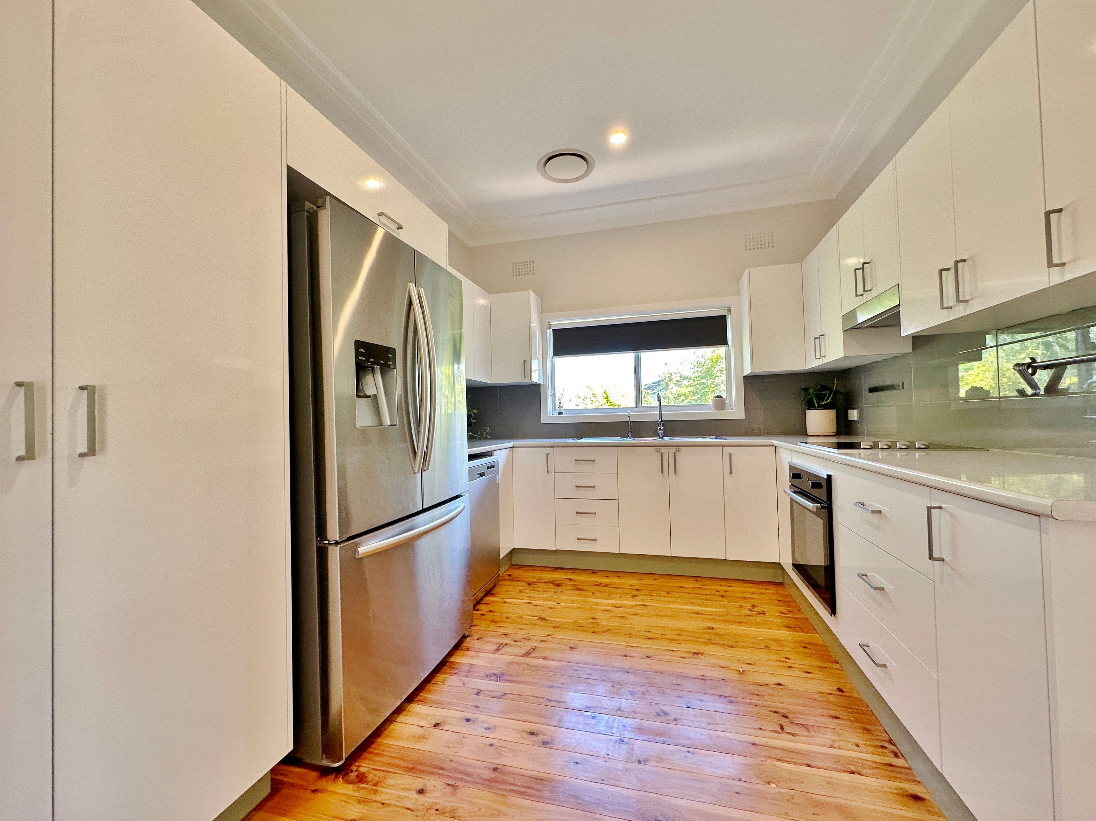 28 Brock Street, Young NSW 2594, Young - Thumbnail 5