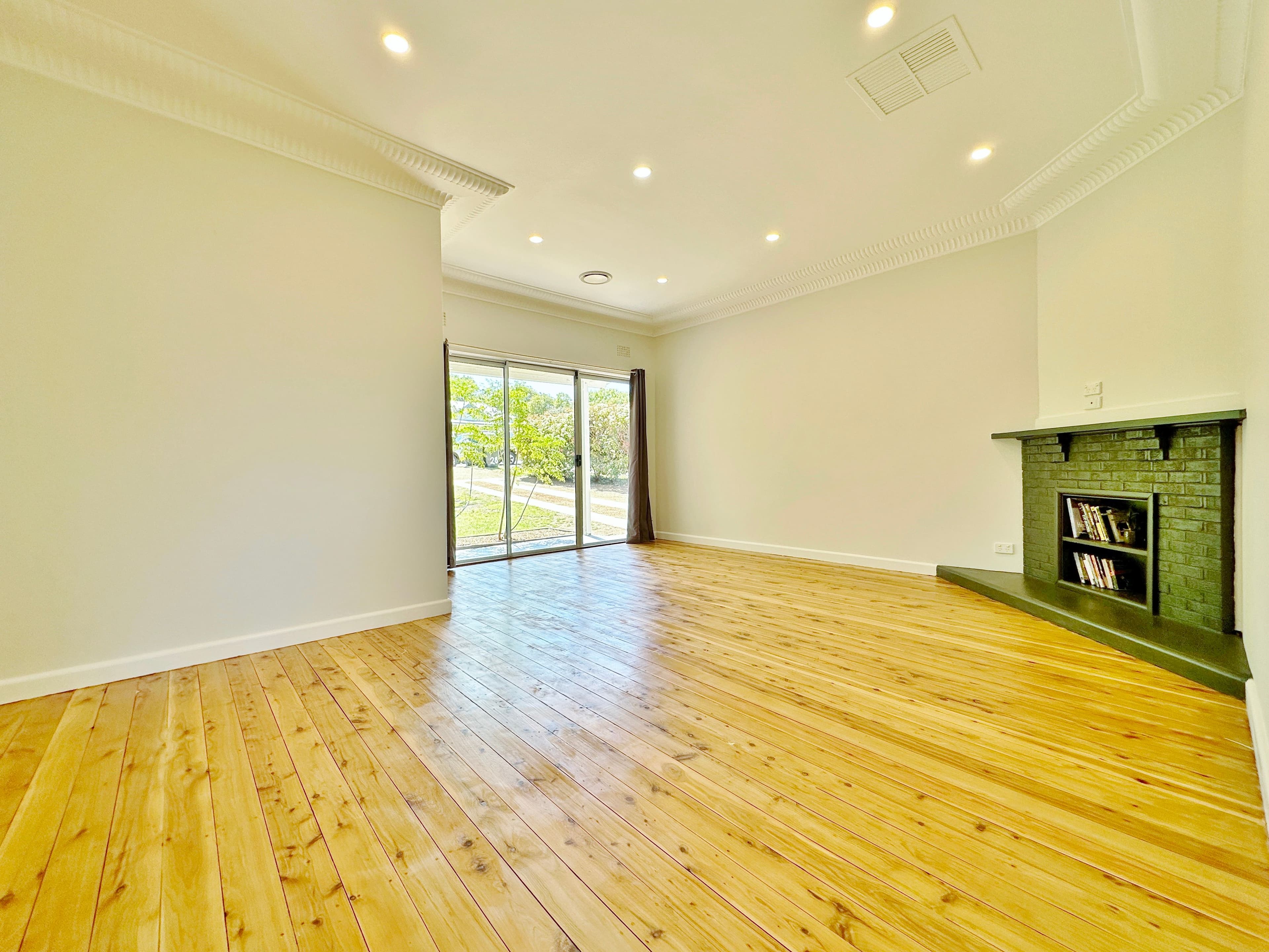 28 Brock Street, Young NSW 2594, Young - Thumbnail 6
