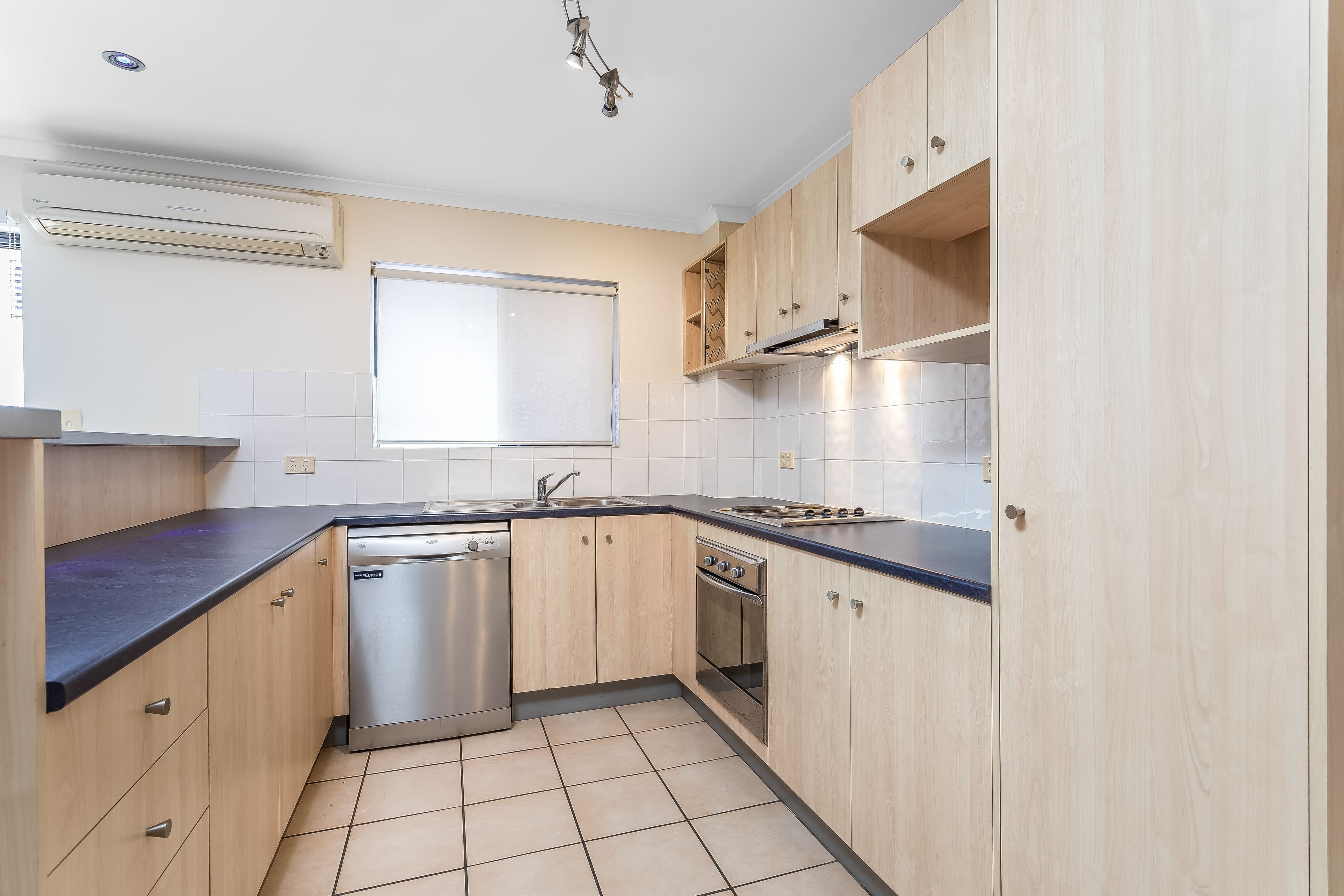48 Lisson Grove, Wooloowin QLD 4030, Wooloowin - Thumbnail 4