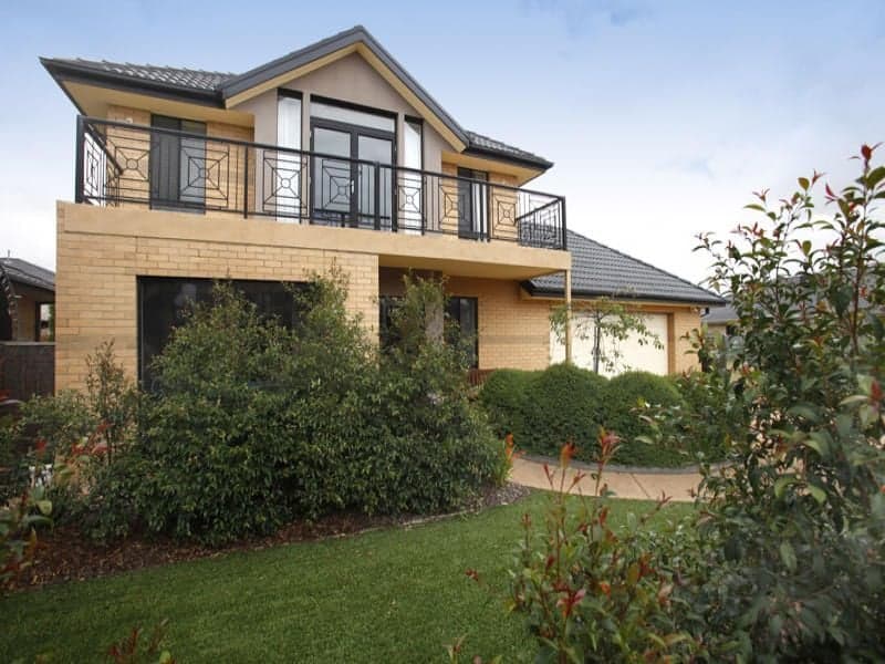 10 Evening Close, Sanctuary Lakes - Image 1