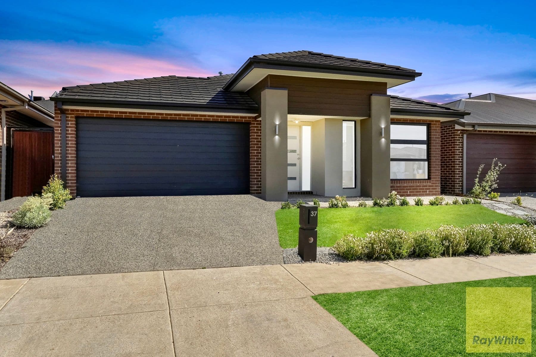 37 Kangaroo Crescent, AINTREE VIC 3336, Aintree - Thumbnail 2