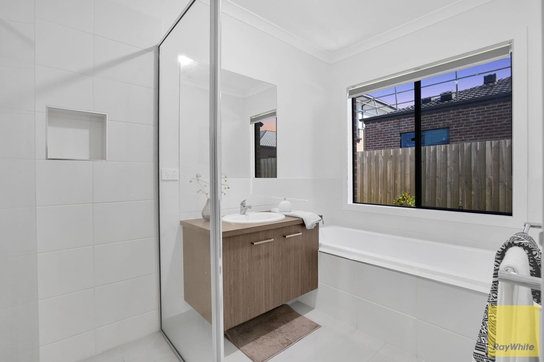 37 Kangaroo Crescent, AINTREE VIC 3336, Aintree - Thumbnail 7