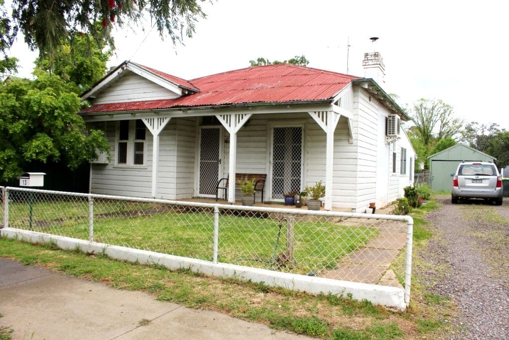 13 Thompson Street, Cootamundra - Image 1