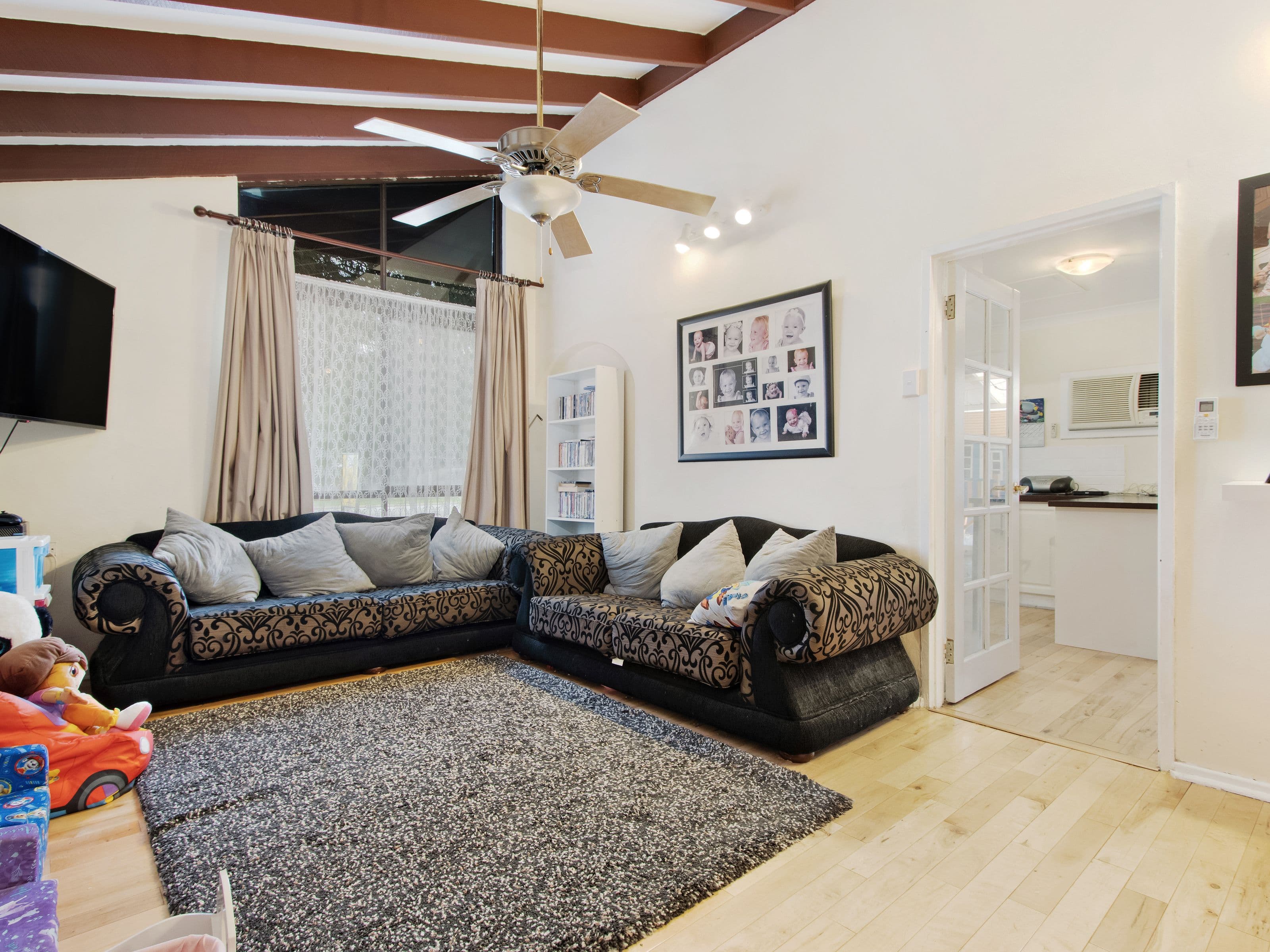 10 Goongarrie Drive, Waikiki WA 6169, Waikiki - Thumbnail 5