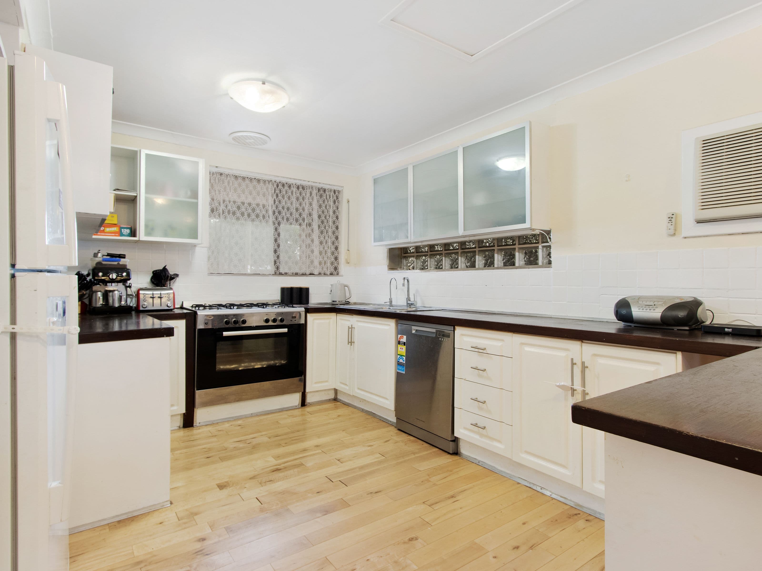 10 Goongarrie Drive, Waikiki WA 6169, Waikiki - Thumbnail 7