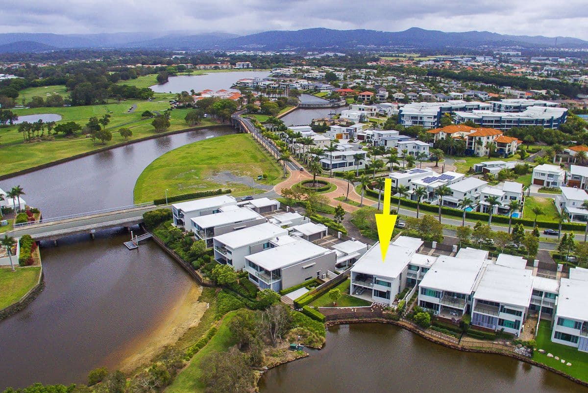7524 Springfield Drive, Hope Island QLD 4212, Hope Island - Thumbnail 2