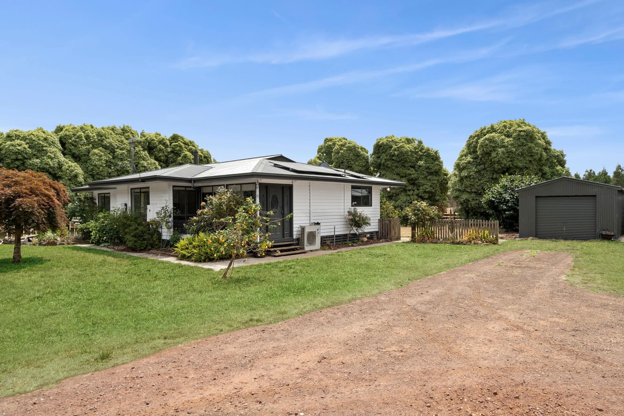 585 Tomahawk Creek Road, Simpson VIC 3266, Simpson - Thumbnail 3