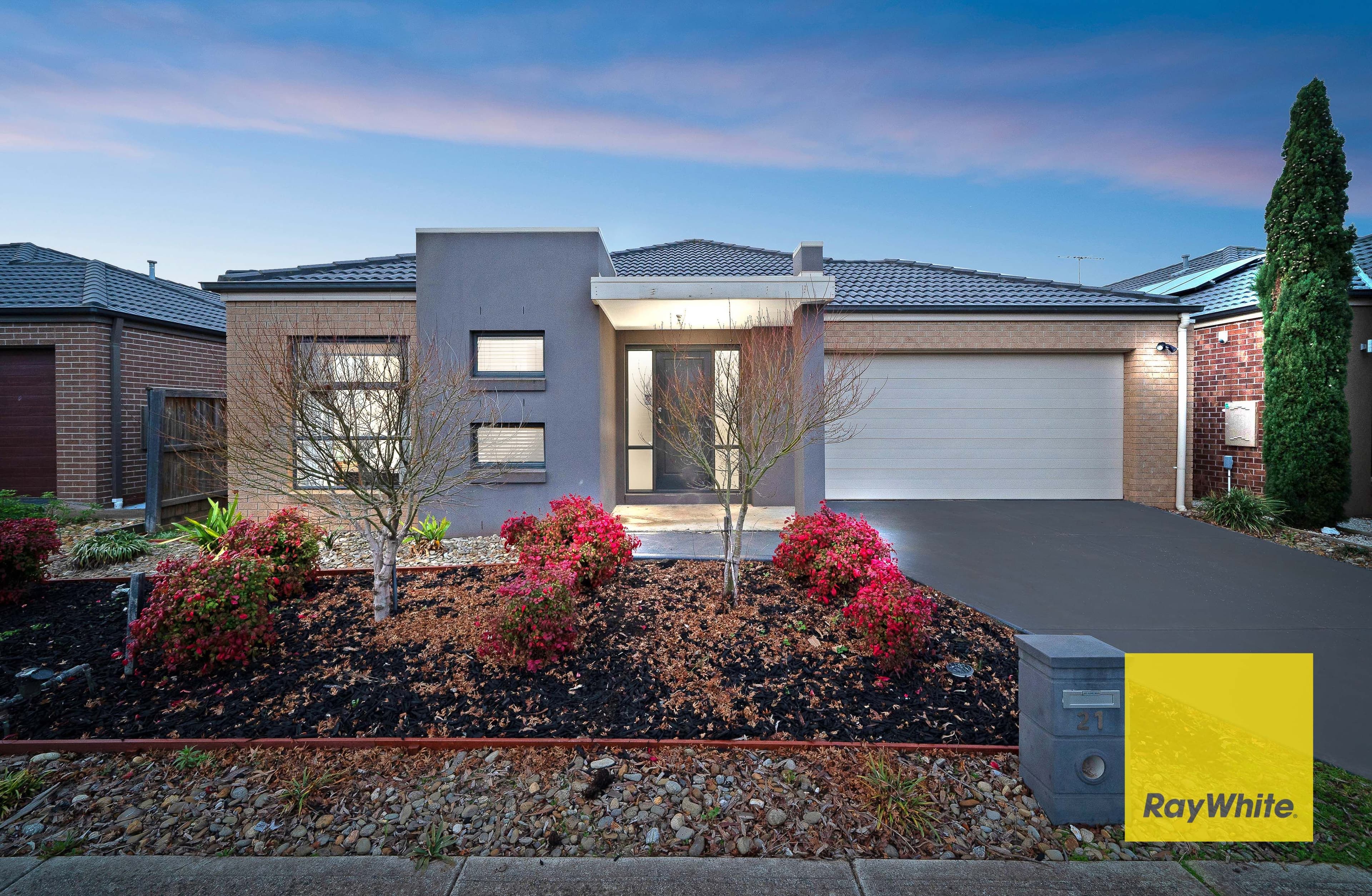 21 Stannifer Street, Tarneit VIC 3029, Tarneit - Thumbnail 2